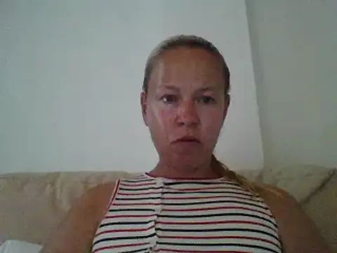 Snapshot of jennyblondeuk chatting on May 30, 2:25 pm jennyblondeuk online show from May 30, 2:25 pm