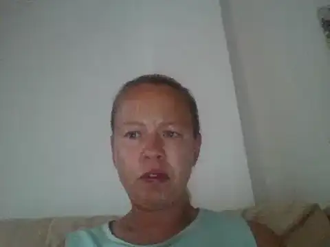 Snapshot of jennyblondeuk chatting on May 31, 6:09 pm jennyblondeuk online show from May 31, 6:09 pm