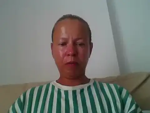 Snapshot of jennyblondeuk chatting on June 10, 3:44 pm jennyblondeuk online show from June 10, 3:44 pm