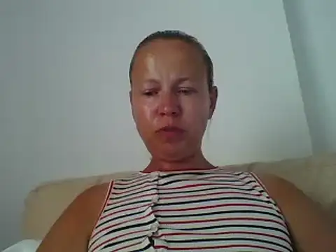 Snapshot of jennyblondeuk chatting on June 12, 5:34 pm jennyblondeuk online show from June 12, 5:34 pm