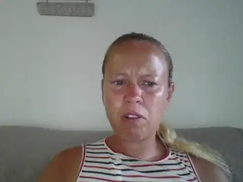 Snapshot of jennyblondeuk chatting on June 29, 7:25 pm jennyblondeuk online show from June 29, 7:25 pm