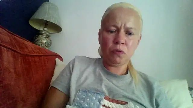 Snapshot of jennyblondeuk chatting on July 20, 6:43 pm jennyblondeuk online show from July 20, 6:43 pm