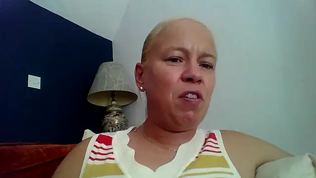 Snapshot of jennyblondeuk chatting on July 25, 2:36 pm jennyblondeuk online show from July 25, 2:36 pm