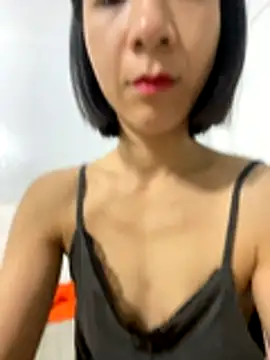 Snapshot of Elly-y chatting on December 21, 12:40 am Elly-y online show from December 21, 12:40 am