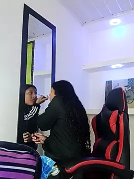 Snapshot of ashley-17 chatting on February 8, 4:27 am ashley-17 online show from February 8, 4:27 am