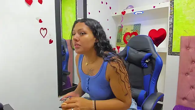 Snapshot of ashley-17 chatting on March 15, 2:28 am ashley-17 online show from March 15, 2:28 am