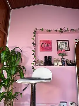  zoe bakerr online show from April 22, 3:57 pm