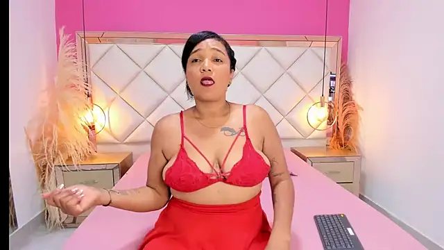 Snapshot of Sara_Cherry_ chatting on December 20, 11:56 pm Sara Cherry online show from December 20, 11:56 pm