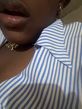 Snapshot of amorasecy chatting on May 18, 4:02 pm amorasecy online show from May 18, 4:02 pm