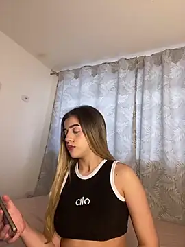 cute emmma online show from February 12, 12:22 pm