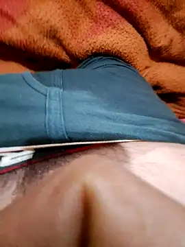 Snapshot of slimplayboy chatting on December 20, 7:43 pm slimplayboy online show from December 20, 7:43 pm