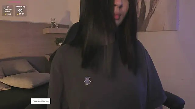Lilith Sage  online show from May 1, 8:35 pm