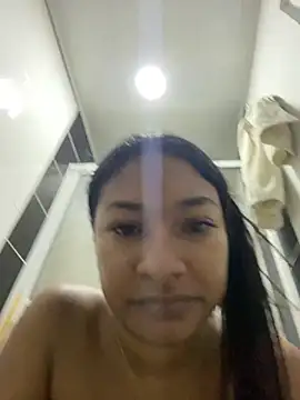 Snapshot of arianax20 chatting on December 21, 2:46 pm arianax20 online show from December 21, 2:46 pm