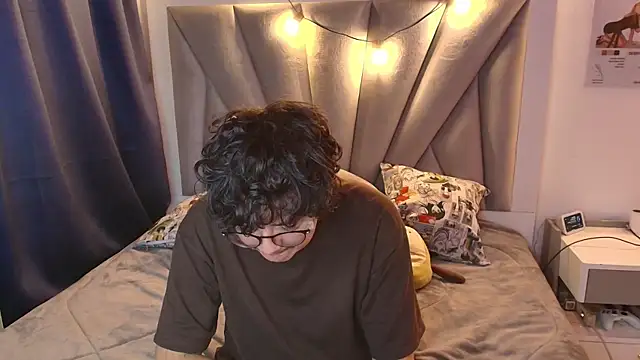 VelvetKai nom online show from April 13, 2:39 am