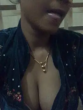 Snapshot of Coll-Girl chatting on December 23, 8:56 am Coll-Girl online show from December 23, 8:56 am