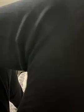 Snapshot of Laydboy32 chatting on December 22, 4:37 pm Laydboy32 online show from December 22, 4:37 pm