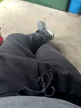 Snapshot of loujackk chatting on December 21, 2:35 pm loujackk online show from December 21, 2:35 pm