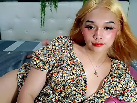 Snapshot of Hard_lovely_Dick69 chatting on June 18, 9:14 am Hard lovely Dick69 online show from June 18, 9:14 am