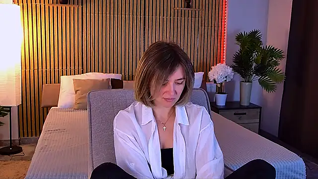 EmeraldGlow online show from May 2, 2:33 pm