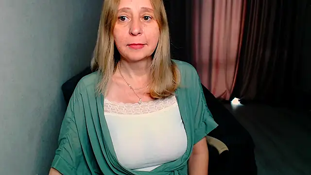 MiLenaMilf online show from May 17, 6:55 am