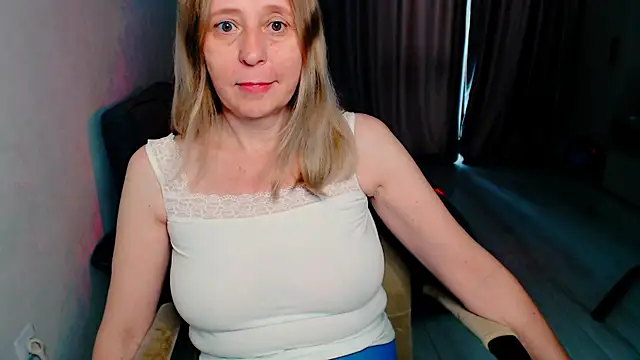 MiLenaMilf online show from June 5, 9:15 am