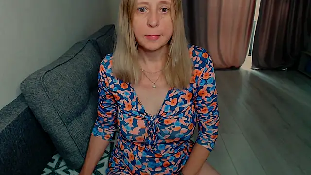 MiLenaMilf online show from June 21, 7:11 am