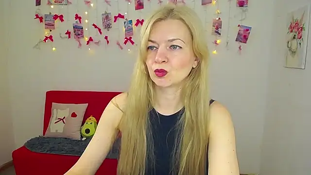 Snapshot of MelissaTyler chatting on May 9, 5:23 am MelissaTyler online show from May 9, 5:23 am