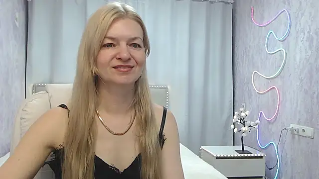 Snapshot of MelissaTyler chatting on July 7, 5:43 am MelissaTyler online show from July 7, 5:43 am