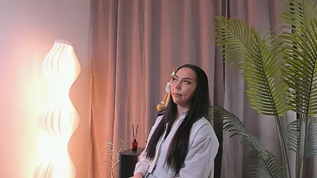 Snapshot of MamieHatchett chatting on December 22, 10:01 am MamieHatchett online show from December 22, 10:01 am