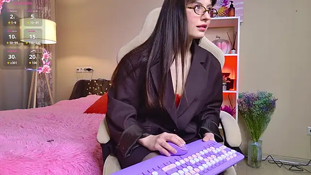 Mirellune online show from February 27, 8:09 pm