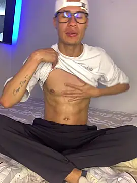 Latin Paisa Boy online show from January 10, 2:46 am