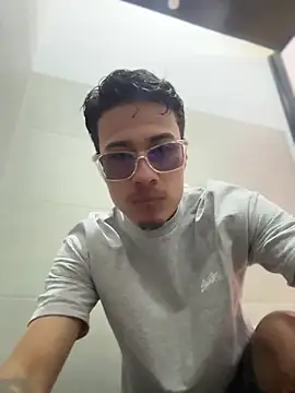Latin Paisa Boy online show from July 28, 2:13 pm