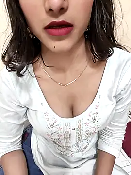 Yours-Zeenat online show from April 18, 7:40 pm