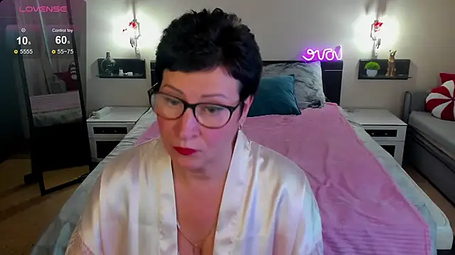 JennyMons online show from June 6, 7:57 am
