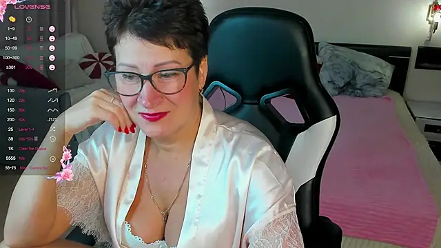 JennyMons online show from July 11, 7:55 am