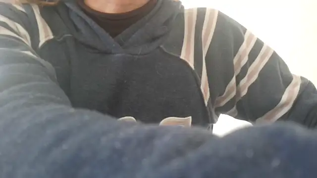 Snapshot of Filipasantoss1 chatting on December 22, 3:09 pm Filipasantoss1 online show from December 22, 3:09 pm