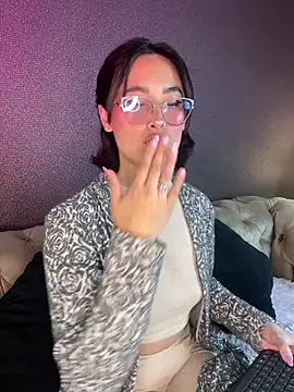 Snapshot of luna_gv chatting on February 18, 11:39 am luna gv online show from February 18, 11:39 am