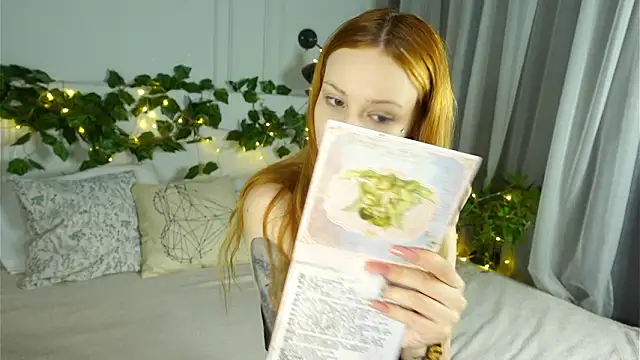 Zoe  Page online show from March 14, 5:46 am