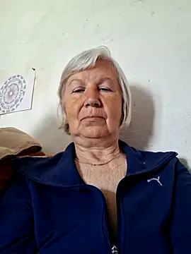 KlaudiaDarling online show from May 1, 7:57 am