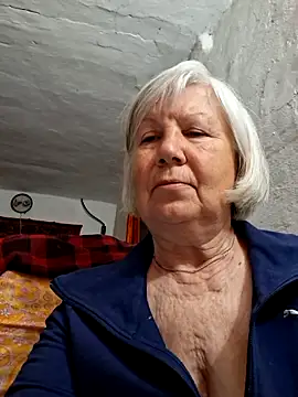 KlaudiaDarling online show from May 3, 6:36 pm