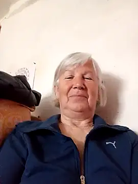 Snapshot of KlaudiaDarling chatting on May 6, 10:31 am KlaudiaDarling online show from May 6, 10:31 am