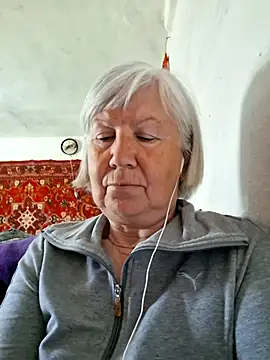 Snapshot of KlaudiaDarling chatting on May 8, 10:20 am KlaudiaDarling online show from May 8, 10:20 am