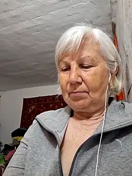 Snapshot of KlaudiaDarling chatting on May 10, 7:08 pm KlaudiaDarling online show from May 10, 7:08 pm