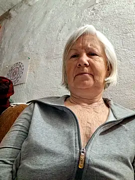 Snapshot of KlaudiaDarling chatting on May 14, 9:21 pm KlaudiaDarling online show from May 14, 9:21 pm