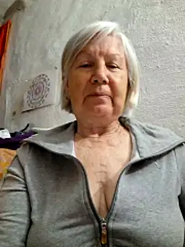 Snapshot of KlaudiaDarling chatting on May 19, 5:52 pm KlaudiaDarling online show from May 19, 5:52 pm