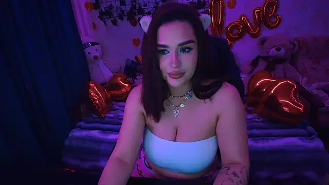 AlisiaRose online show from March 10, 10:15 pm