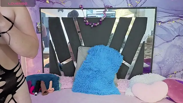 Alice NY online show from August 1, 3:50 am