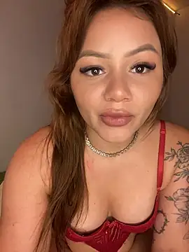 Isisbennett online show from April 18, 6:45 pm