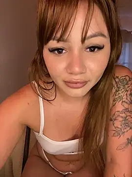 Isisbennett online show from April 27, 6:39 pm