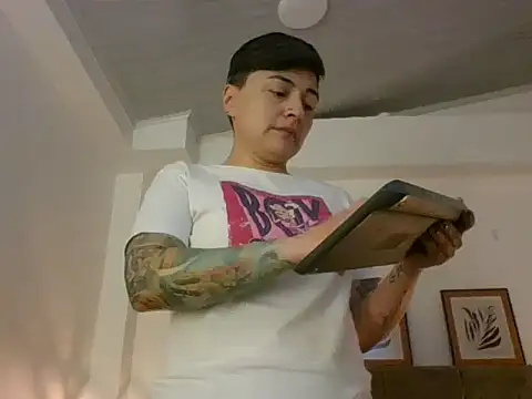 kat paradise online show from March 15, 11:38 am